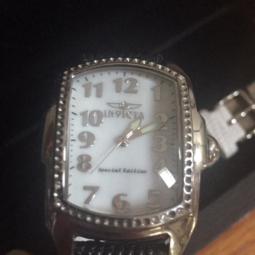 Invicta Lupah Special Edition: Tritnite Night Glow - Picture 6 of 10